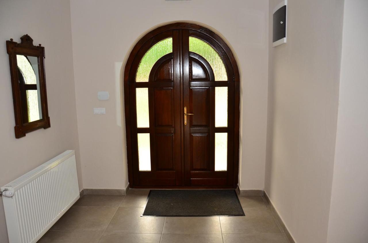 Pensiunea Valea Pinului Rau Sadului Exterior foto